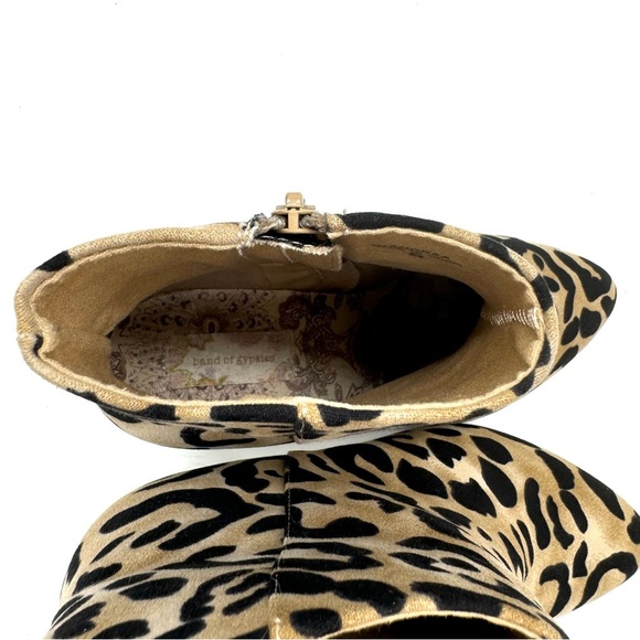 Band of Gypsies Andrea Leopard Print booties - Picture 8 of 11